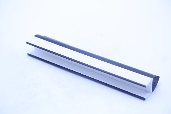 Truck Body Guardrail Side Guard &amp; End Cove-lateral Protection-no.111001 0.54kg/meter Dongfeng OEM Spec 111001 CN;SHG TBF