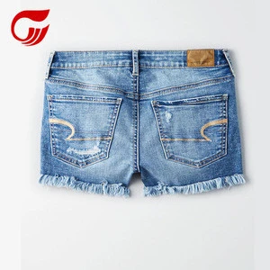 2018 latest women jeans short with rivets printing