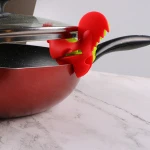 BPA Free Reusable Anti-Scald Non- Slip Clip Creative  Cock Shaped Spoon Shovel Silicone  Pot Holder Clip