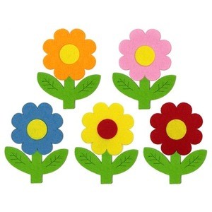 Children&#39;s indoor creative wall of kindergarten classroom can be decorated with beautiful and cheap felt flower wall