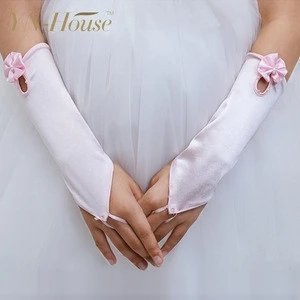 Fingerless wedding gloves for flower girls