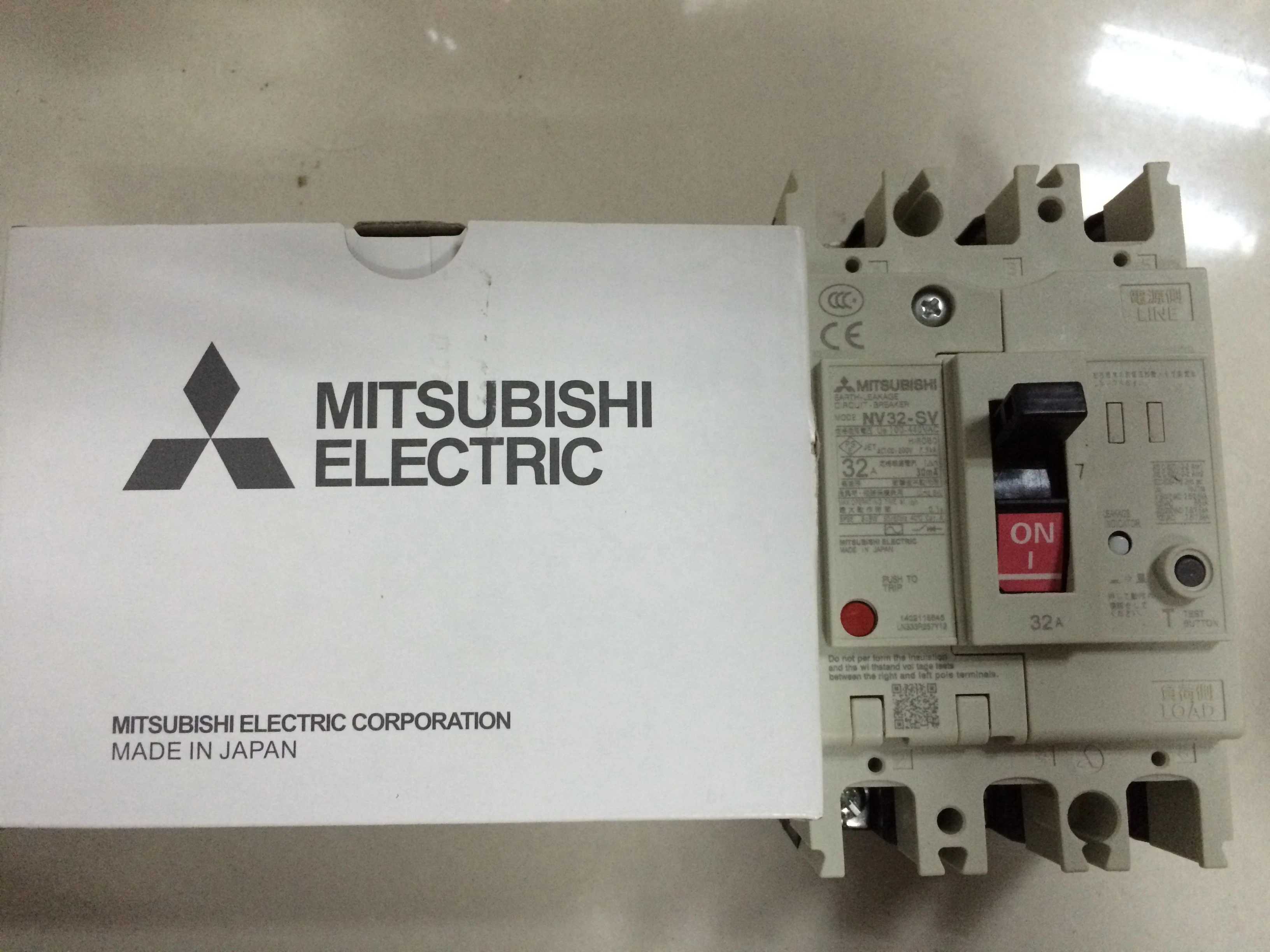 High Quality Japan MITSUBISHI Circuit Breaker NV32-SV NV400-SW