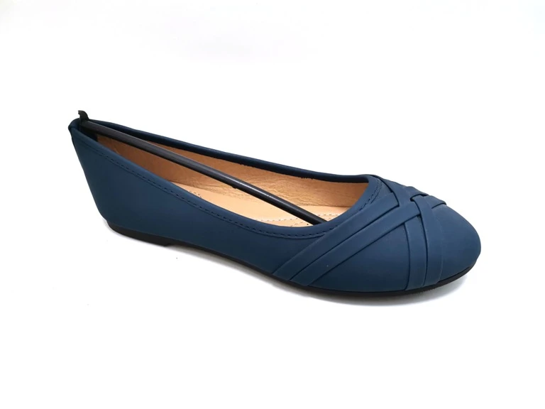 Hot sale flats for women and ladies 2021 latest ladies shoes comfortalble and slip on shoes for women
