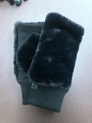New Fleece Gloves Wind Proof Thermal Winter Gloves Polar Fleece Warm Touch Screen Waterproof Mens Black Bag Plain Cashmere