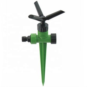 Plastic Butterfly Lawn Sprinklers Durable 3 Arm Sprayer Spike Base Adjustable Watering System for Garden