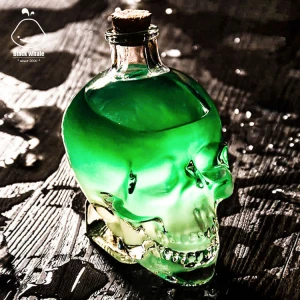 Wholesale 80ml 180ml 400ml 750ml Skull Head Shape Empty Wine Glasses Bottle with sealed Cork Clear whiskey bottles