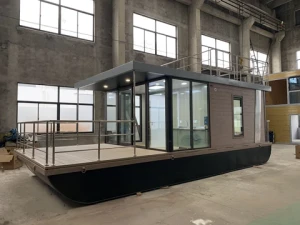 Yuanmeng Lake cabin, mobile water house boat with water and electricity, stable small family houseboat