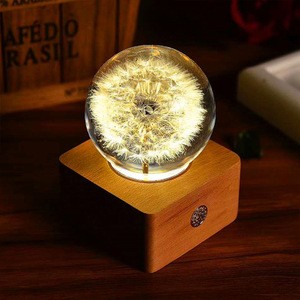 020 New Preserved Fresh Flower Crystal Ball Wood Base LED Night Light Portable Mini Bluetooth Speaker For Valentine Gifts