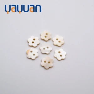 Factory production and processing of two holes button shell button white flower natural button