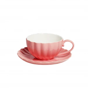 Hot sell in Amazon Elegant fine porcelain assorted color cappuccino cups with saucers for coffee drinks