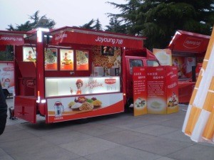 Multi-function Mini Food Truck / Fast Food Cart / Street Food Vending Van