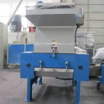 PLASTIC SHREDDING CRUSHING MACHINE