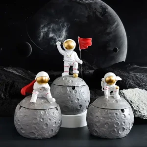 SE7 Resin 13 Styles Table Top Office Desk Tabletop Decor Mini Astronaut Moon Ashtray Smoke Cigarette With Lid