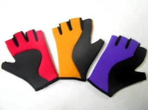 Web-fingered neoprene swimming gloves