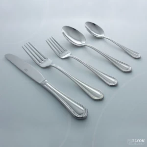 Stainless steel flatware set