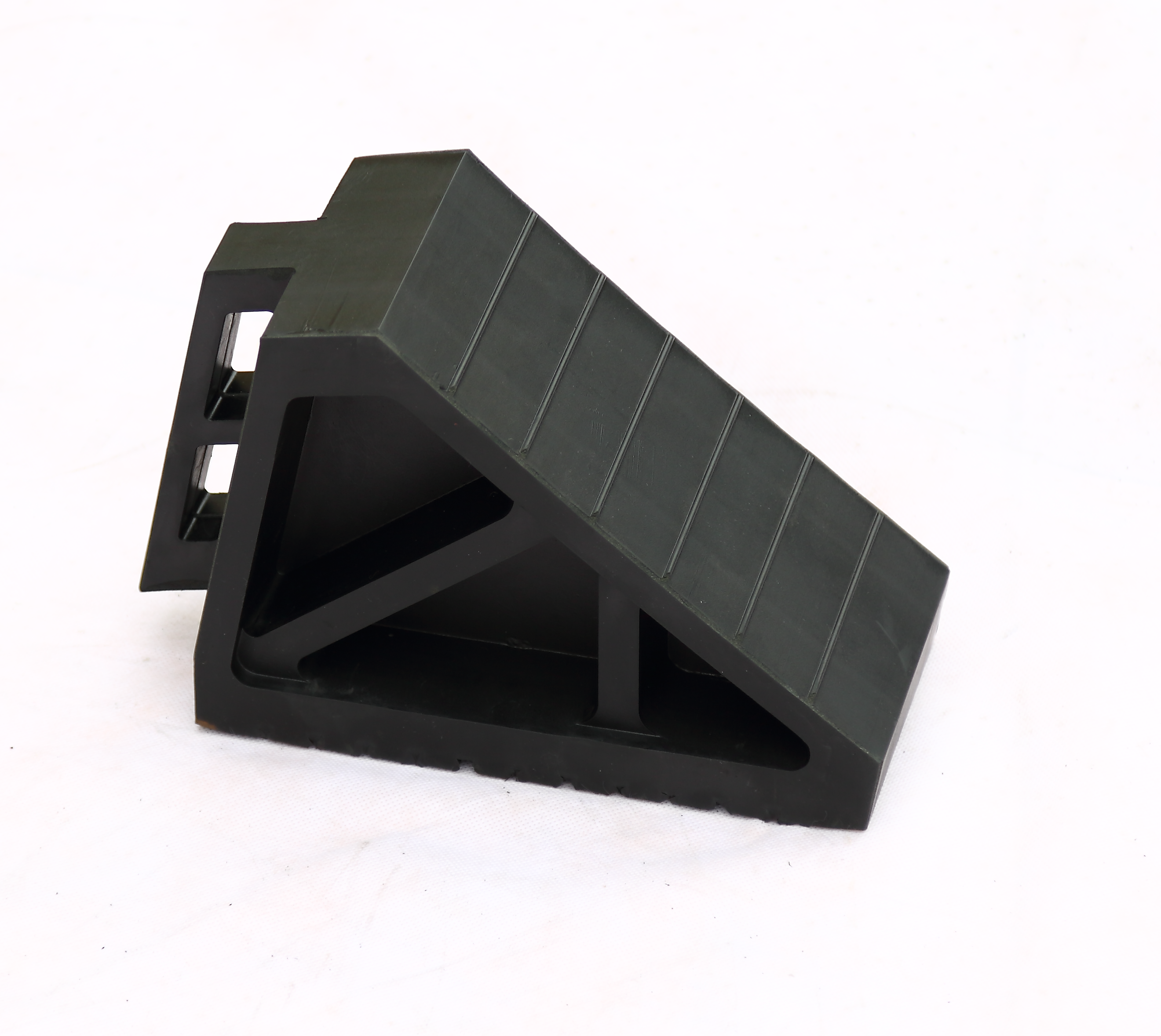 Import Anti-slip Rubber 1.2kg Wheel Chock for Vehicle for Traffic safety equipment from China