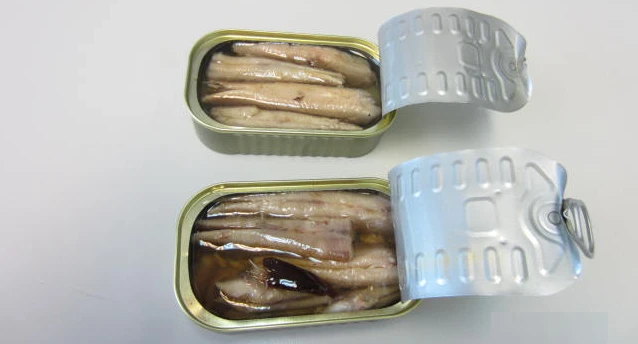 Chinese canned fish 125g sardine fillets in tins in sunflower oil with chili skineless and boneless