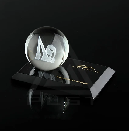 Custom Engraved Souvenir Crafts Crystal Ball 3D Laser Logo In Crafts Glass Office Stationery Table Set Gift Office Ornament