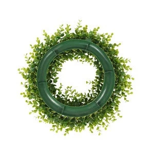 Customized Artificial decorative flowers wreaths  plastic boxwood greenery wreath  for home wall  decoration