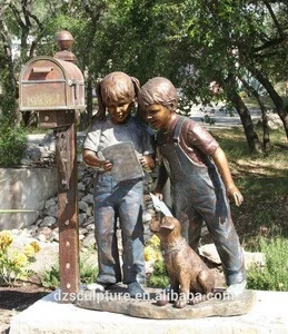 Home outdoor decoration bronze boy and sister mailbox with dogs statue