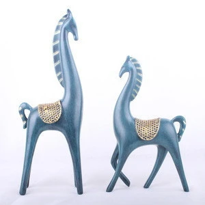 Simple Horse Design Home Decoration Resin Folk Horse Statues Christmas Crafts