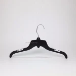 Wholesale PP plastic Hanger black hangers for swimwear/bar Multi-purpose T- notch chrome hook Home laundry product
