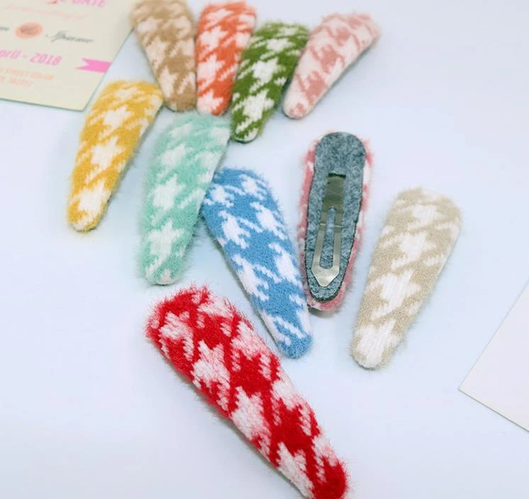 Yiwu Autumn Winter New Design Vintage Candy Color Houndstooth Print Soft Faux Fur Plush Hair Clips Barrettes for Women Girls