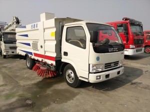 4cbm Road Sweeper Truck for sale/ electric road sweeper for road cleaning