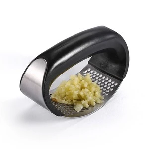Amazon hot sale easy clean kitchen gadgets rivate label hand held manual stainless steel garlic presser