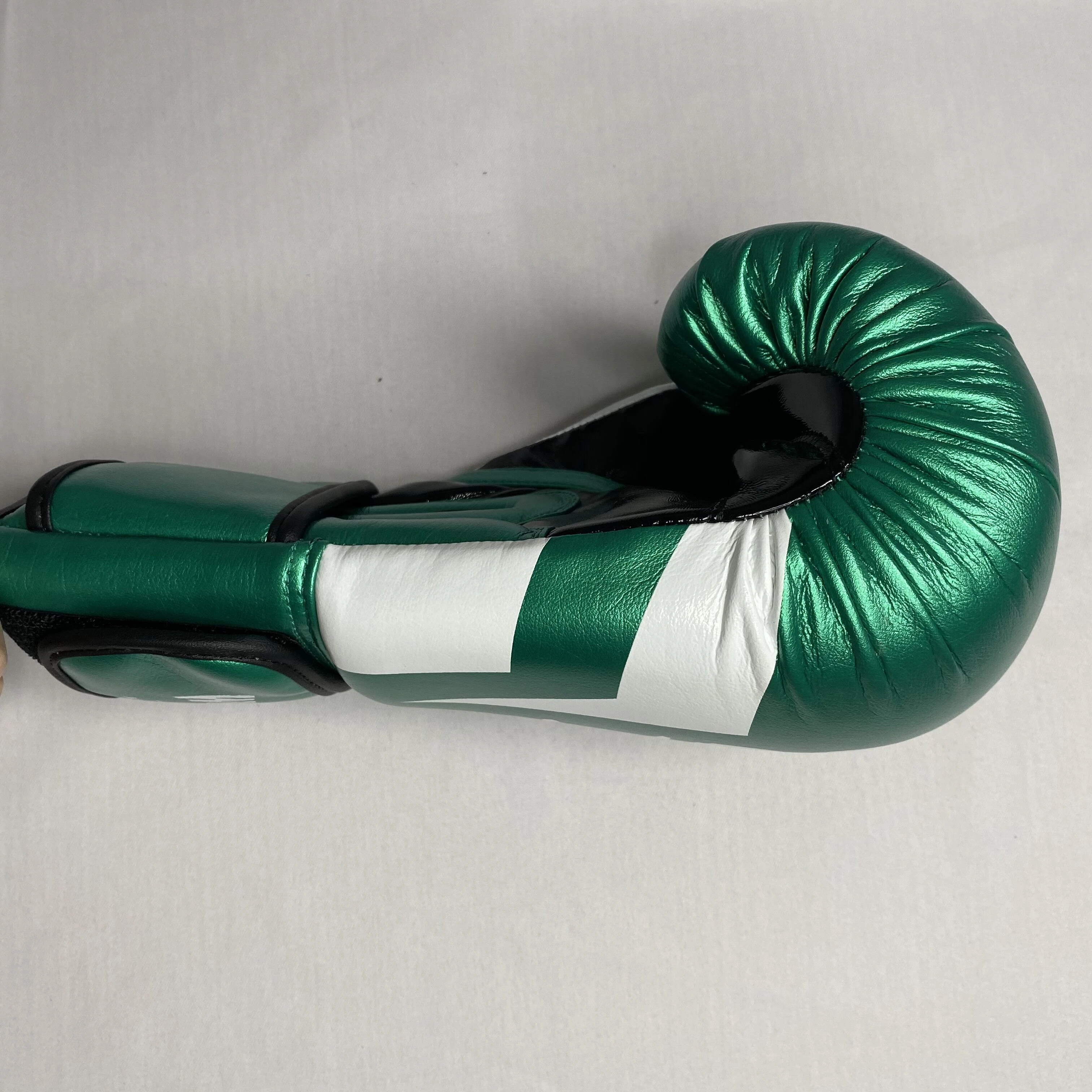 Boxing gloves and mitts made in China factory High Quality Cheap boxing gloves custom logo real leather Amazong and eBey sell