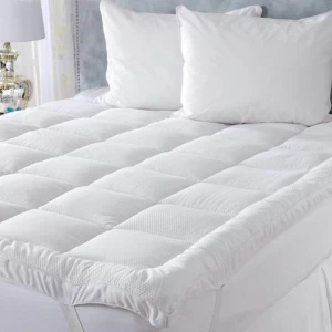 Customized Type Thick white Soft bed down hotel mattress topper queen hotel