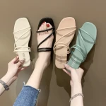 Sandals women fashion with flip-flops casual flat outside to wear slippers