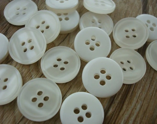 wholesale factory price 18l pearl resin button for shirt