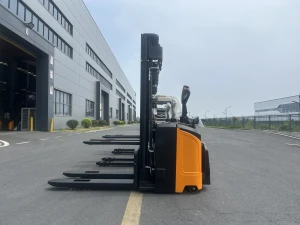 1500kg/2000kg Electric Stacker with 6M height