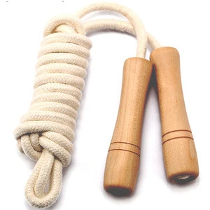 2020 Cheap Wholesale Adjustable Wooden Handle Cotton Rope Braided Skipping Jump Rope