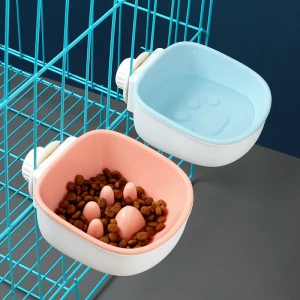 2020 Multifunctional Dog Water Feeder Cat Feeding Anti-choke Food Small And Medium-sized Exercise Plastic Hanging Dog Pot