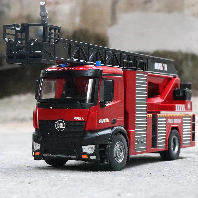 2021 HUINA 1561 561 2.4G 1:14 22CH Simulation Remote Control Toy Fire Truck Ladder With Water Spray 270 Degrees Rotating