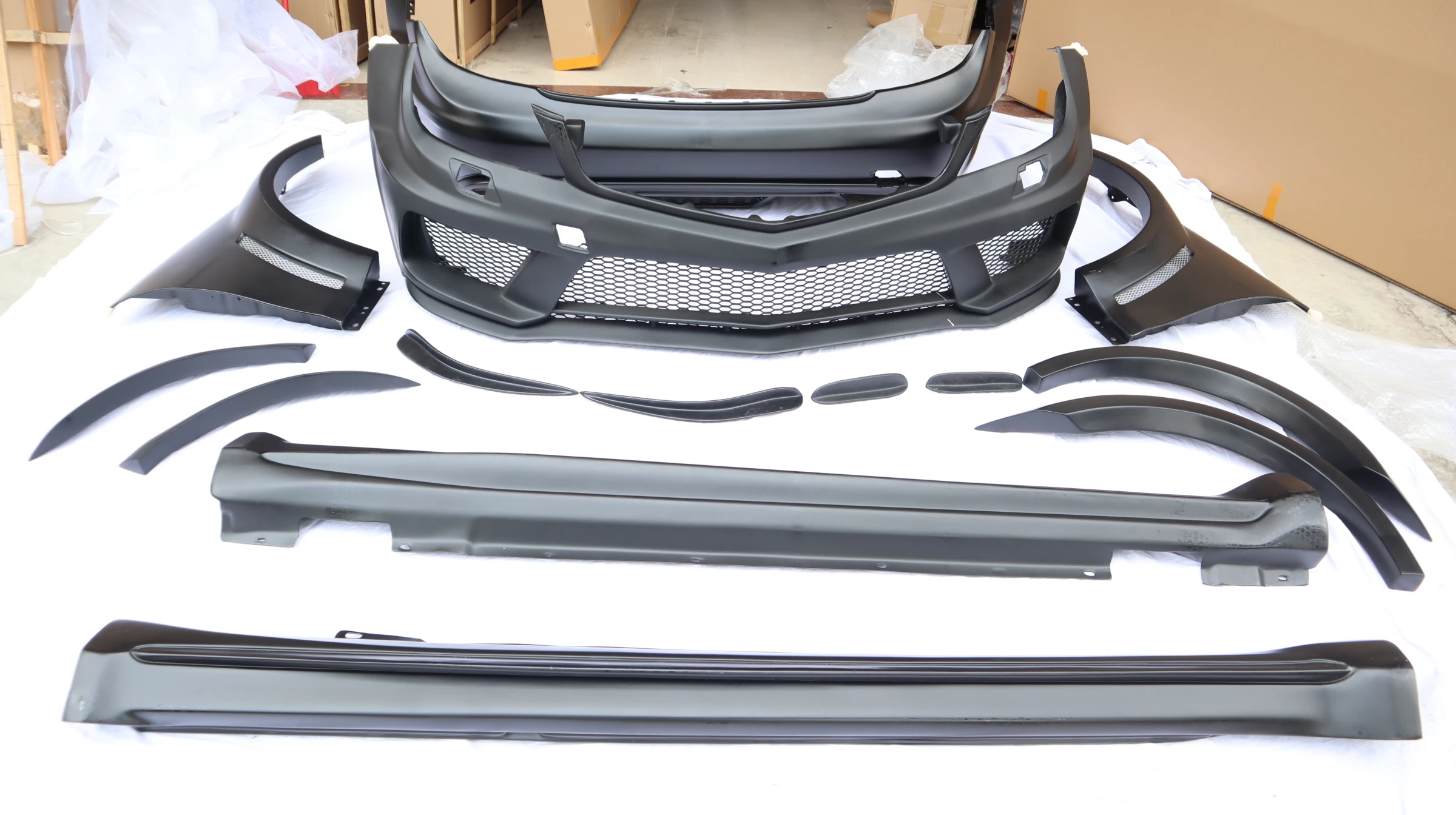 Fiberglass Front Rear Bumper Side Skirts Fenders Canard Hood Black Series Wide Body Kit for  C-CLASS W204 C63 AMG