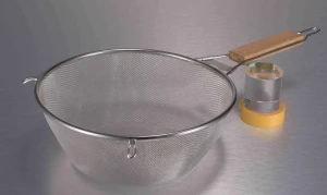 Hot Sale Stainless Steel frying mesh strainer with wooden handle