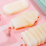 Hot selling Diy Food Grade Bpa Free Ice Mold Tools Cartoon Ice Cube Tray With Lid Silicone Popsicle Ice Cream Mold For Kids