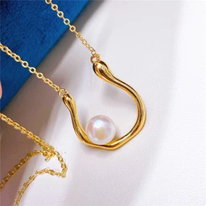 New Trend Style Gold Pearl Necklace