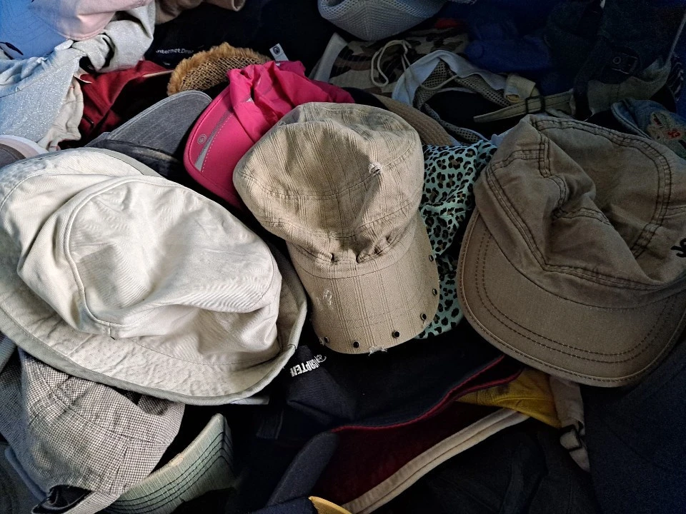 Used clothes(clothing) :  Summer hat(bale)