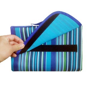 Wholesale Portable Waterproof Outdoor Large Blue Strip Camping Printed Beach Picnic Blanket