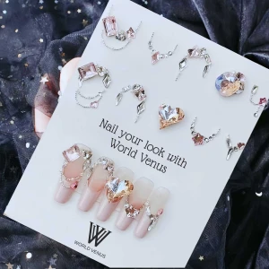 FAKE NAILS WITH GEMS
