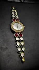 Elegant Silver Watch for Women Classic Stylish Timepiece