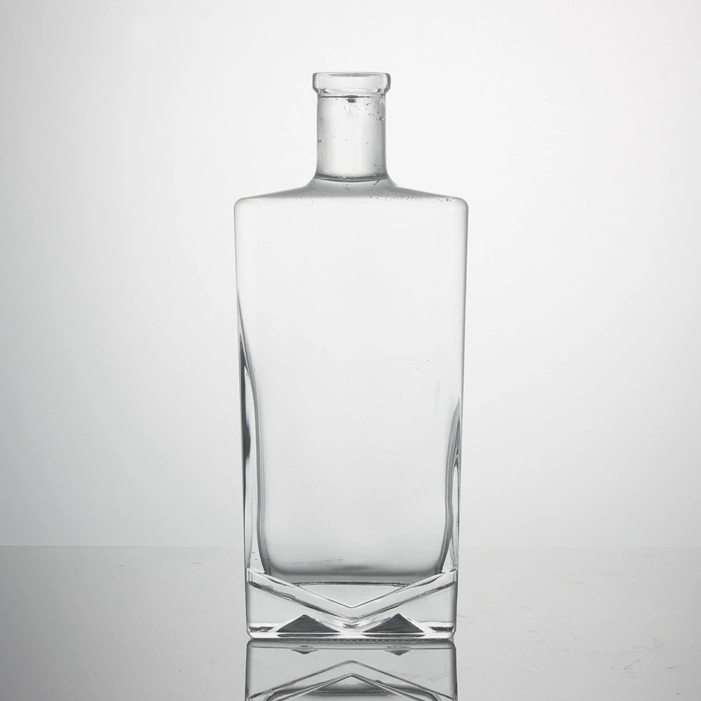 Customized logo 750ml 700ml 500ml square super flint spirit whisky tequila rum vodka gin glass bottle with cork stopper cap