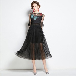 HJW9798068# Mesh stitching new slim fashion butterfly embroidery trumpet sleeve pleated skirt