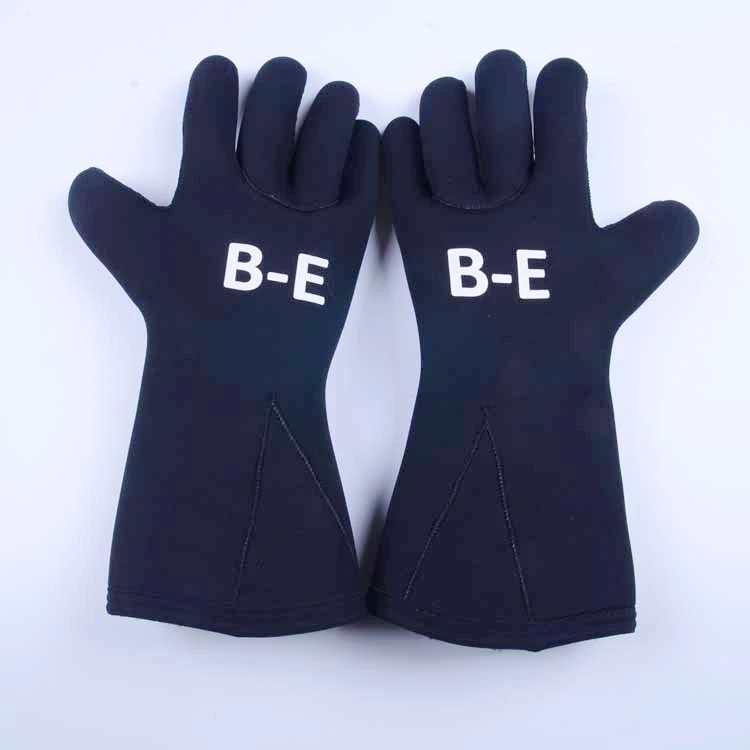Hot  Sale Skin-Friendly Swimming Cycling Rubber Neopren Gloves