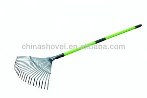 71345 22T leaf rake with long wooden handle