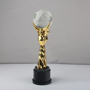 Hot sale sports theme award elegant K9 crystal football trophy for Sports Souvenir